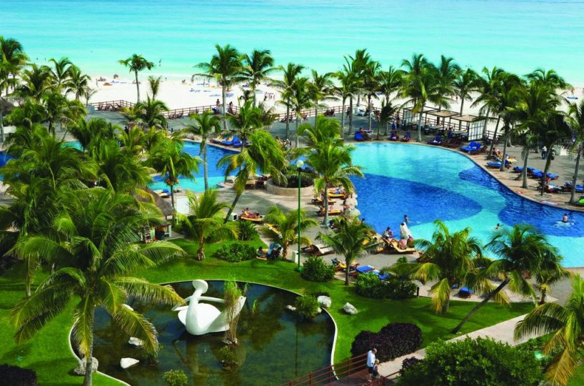 The Grand Lifestyle at Grand Oasis Cancun pool2